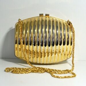 Vintage Saks Fifth Avenue Gold Metal Clamshell Minaudière Clutch Shoulder Purse